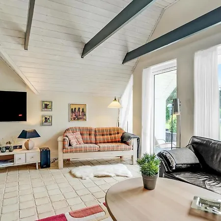 Dom wakacyjny In With Kitchen *