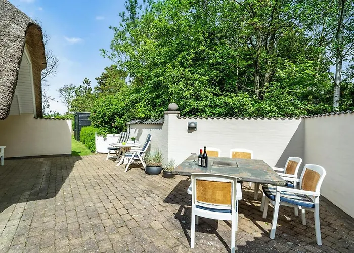 Semesterbostad In With Kitchen Blåvand