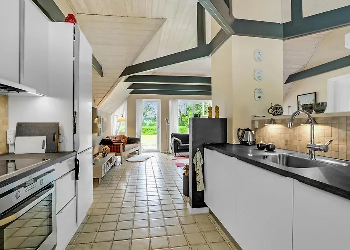 Semesterbostad In With Kitchen Blåvand